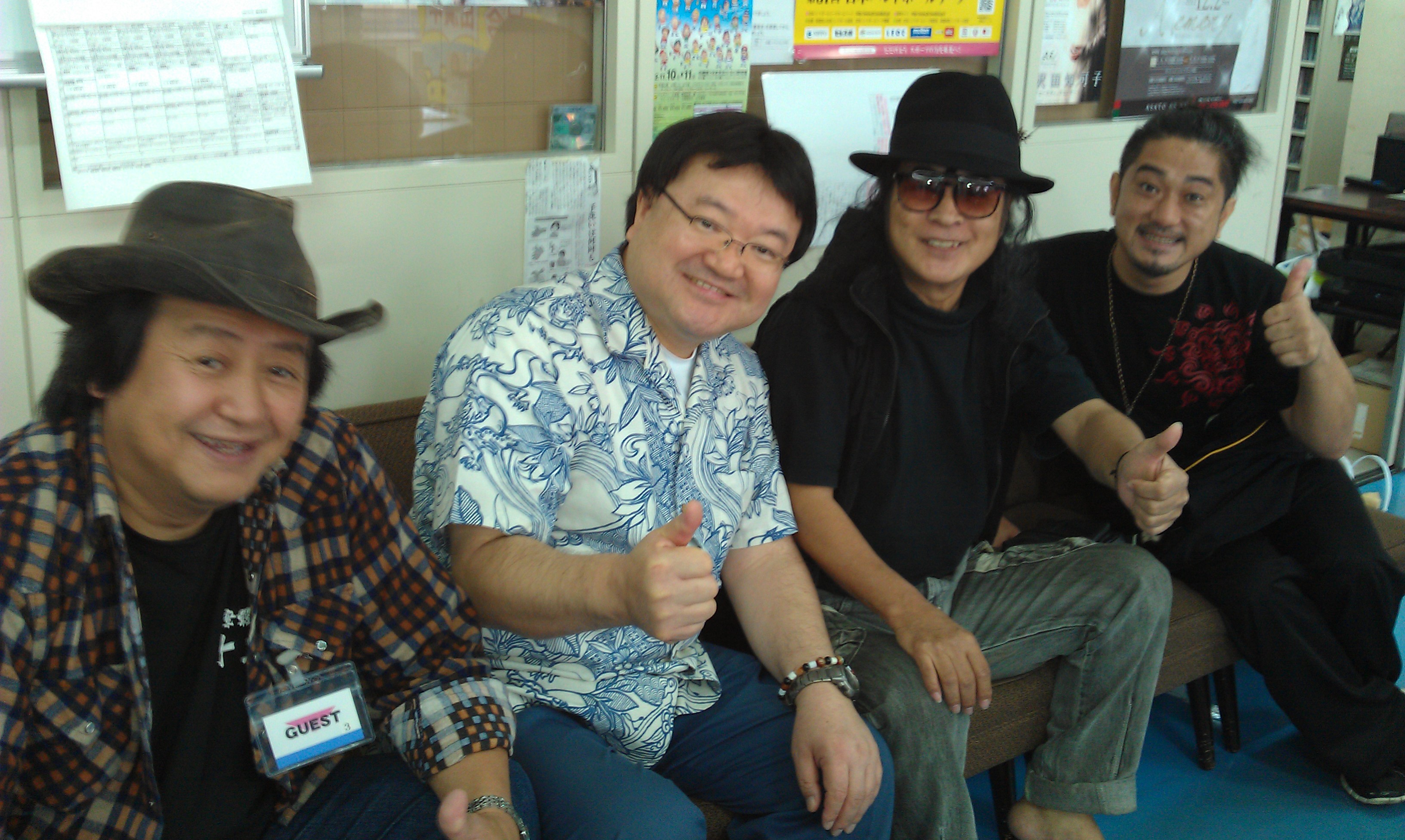ほかの番組出演のためいらっしゃっていた佐渡山豊さん（左から３人目）とバッタリ！　５年ぶりです。
