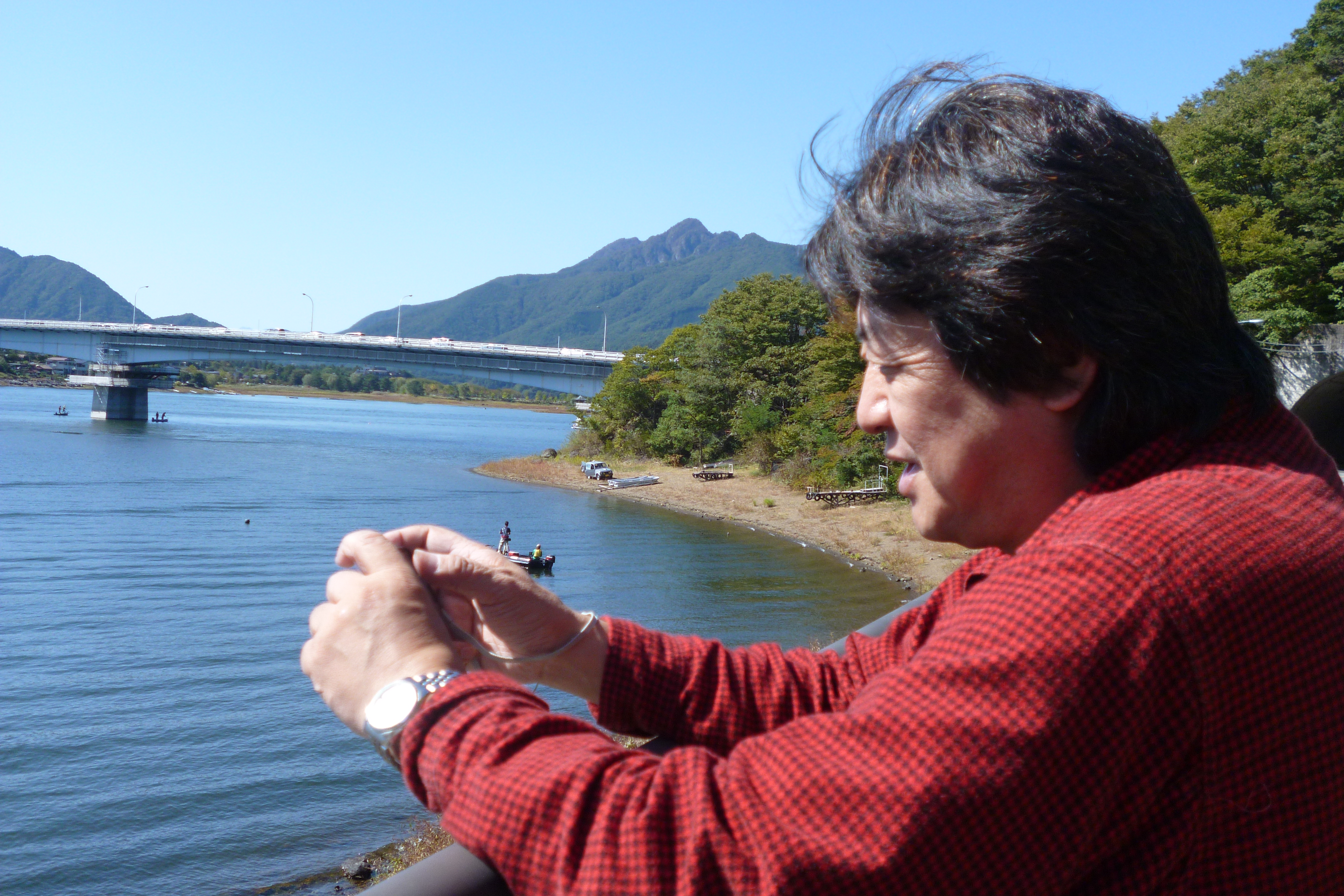 河口湖で富士山の写真を撮るBOSS