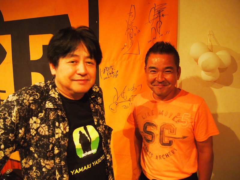 「Ee」のオーナー国場長栄さんは沖縄で人気のシンガーソングライターでもあります